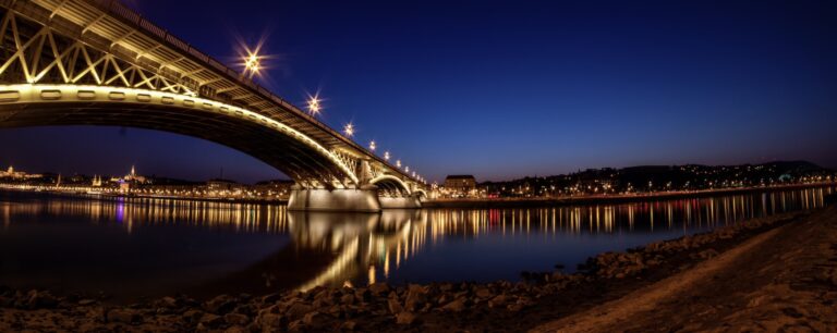Australia|road-red-street-sign